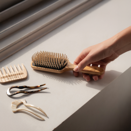 Large Brush with Long Hornbeam Wooden Pins | Long & Thick Hair
